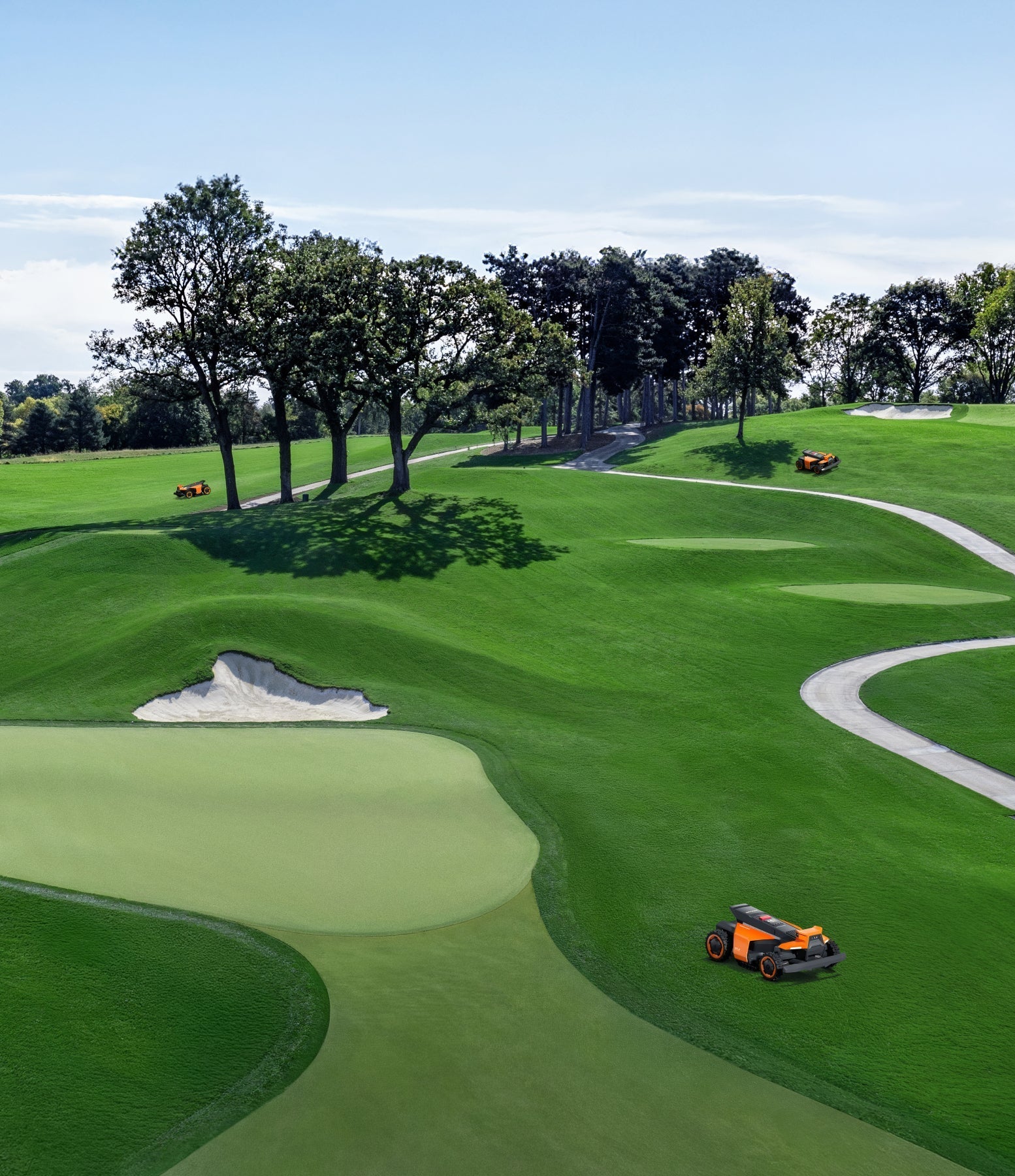 Navimow i Series robot lawn mower on a golf course.